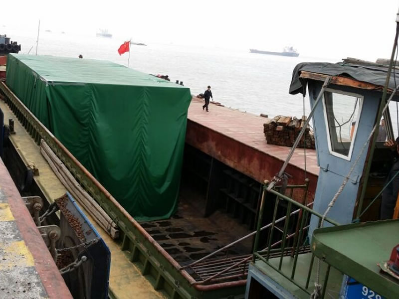 Transportation of oversized heavy cargo in Shanghai Yangshan Port